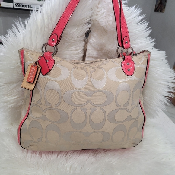 ✨️🩷 COACH  metallic signature sateen tote ✨️🩷 - Picture 1 of 17